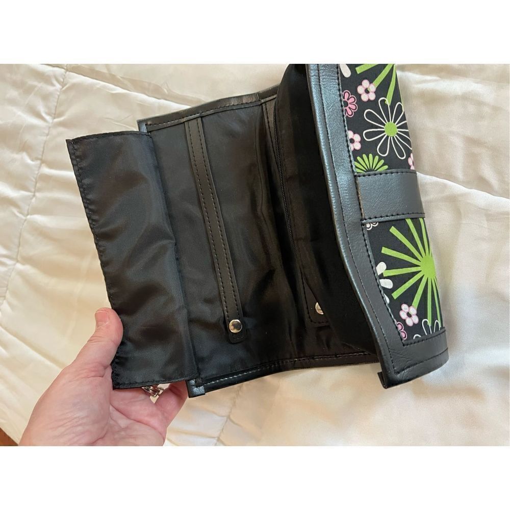 Black and bright floral print jewelry roll - Picture 4 of 4